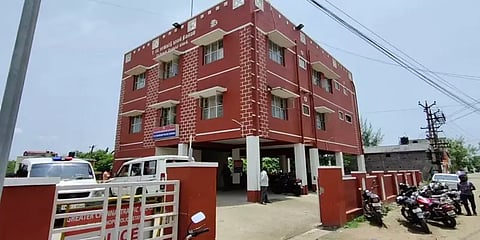 சென்னை: ஊரடங்கால் வாழ்வாதாரம் இழந்த பழைய கார் வியாபாரி தூக்கிட்டு தற்கொலை