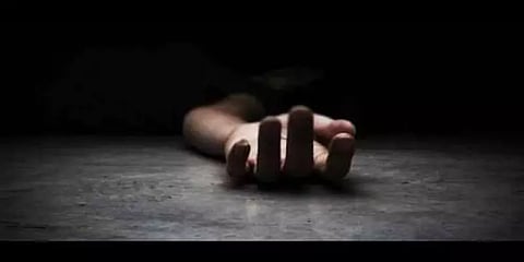 வேலூர்: லாட்ஜில் தங்கியிருந்த இராணுவ வீரர், அவரது மனைவி தற்கொலை!