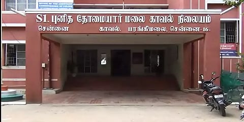 லண்டனில் இருந்து வந்ததால் தனிமைப்படுத்தப்பட்ட கோவை பெண்மணி : ஹோட்டலில் தற்கொலை