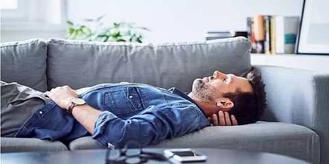 நீண்ட நேர பகல் தூக்கம் உயிருக்கே ஆபத்து - ஆய்வில் வெளியான தகவல்..!