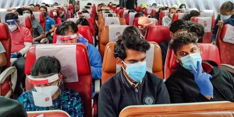 விமான பயணிகளுக்கு மீண்டும் உணவுகள் : மாஸ்க் இல்லையென்றால் பயணம் ரத்து