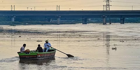எச்சரிக்கை அளவை மீறி பெருக்கெடுக்கும் யமுனை.. டெல்லியில் தயார்நிலையில் மாவட்ட நிர்வாகம்