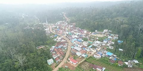 கொடைக்கானல்: இளைஞர் வீட்டின்முன்பு இளம்பெண் தற்கொலை- திருமணத்தை மீறிய உறவால் நேர்ந்த சோகம்