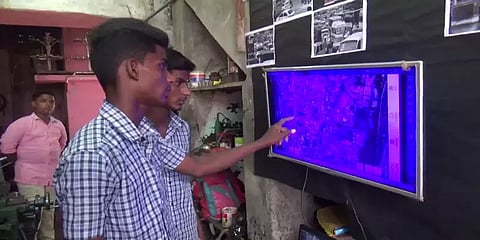 மதுரை: தானியங்கி ஆம்புலன்ஸ் சிக்னல் தொழில்நுட்பத்தை கண்டுபிடித்த இரட்டை சகோதரர்கள்..!