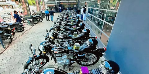 ஓணம் திருவிழா: கேரளாவில் ஒரே நாளில் 1000 பைக்குகளை விற்றுத் தீர்த்த ராயல் என்ஃபீல்டு