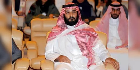 சவுதி அரச குடும்பத்தை சேர்ந்த இருவர் பணி நீக்கம் : மன்னர் சல்மான் அதிரடி