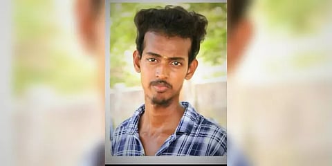 இளைஞர்களுக்கு கத்திக்குத்து : ஒருவர் உயிரிழப்பு - தாக்கிய கும்பலுக்கு போலீஸ் வலைவீச்சு