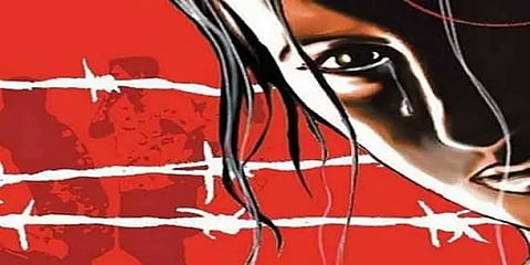 மூவரால் பாலியல் வன்கொடுமைக்கு ஆளான சிறுமி: வீடியோ இணையத்தில் வெளியானதால் விபரீத முடிவு