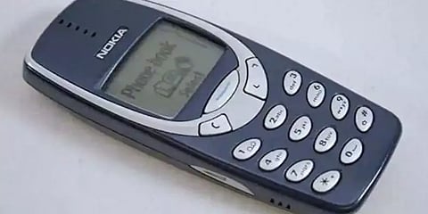 நோக்கியா 3310 மாடல் ஃபோனுக்கு வயது 20.. நீங்காத நினைவுகளுடன் வாடிக்கையாளர்கள்!!