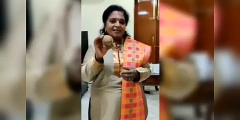 “கருப்பட்டி அல்ல கற்பகக் கட்டி” : தெலங்கானா ஆளுநர் தமிழிசை வெளியிட்ட விழிப்புணர்வு வீடியோ