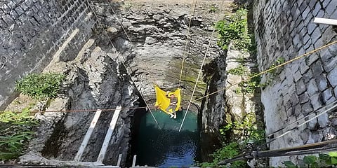 காதலியை அழைத்து சென்ற நண்பன்: போலீசார் விசாரணைக்கு பயந்த மாணவன் தற்கொலை?