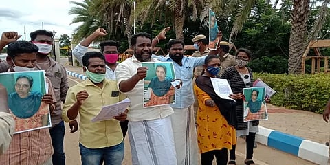 இயந்திரத்தில் சிக்கி துண்டான துப்புரவு பணியாளரின் கை.. கருணை கொலை செய்ய அனுமதி கோரி மனு