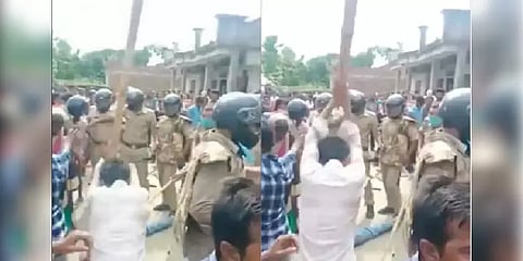 ஆசிரியரை சுட்டுக்கொன்ற நபரை போலீஸ் கண்ணெதிரே அடித்துக்கொன்ற மக்கள்