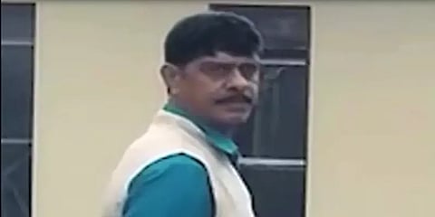 பெண்களிடம் ஆபாசமாக பேசி கொலை மிரட்டல் - மத போதகர் கைது