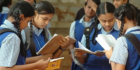 9-12ம் மாணவர்கள் ஆசிரியர்களிடம் நேரடியாக ஆலோசனைகள் பெற வழிகாட்டு நெறிமுறைகள் வெளியீடு