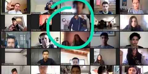 ஆன்லைன் வகுப்பில் இருந்த மாணவி : கதவை உடைத்துக்கொண்டு வந்த திருடர்கள்..!