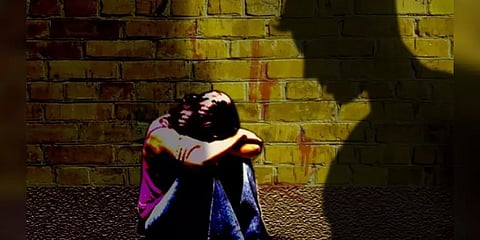 ஹேக்கிங் மூலம் சிறுமிகளுக்கு வலை : ஆபாச போட்டோக்களை கேட்டு மிரட்டியவர் கைது