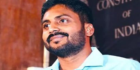 நாம் தமிழர் கட்சியின் இளைஞர் பாசறை நிர்வாகி ராஜீவ்காந்தி விலகல்