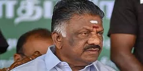 மாணவர்கள் எதையும் எதிர்கொள்ளும் விடாமுயற்சியை வளர்த்துக்கொள்ள வேண்டும் - ஓபிஎஸ்