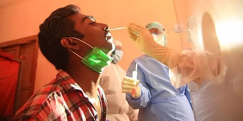 அறிகுறி இருந்தும் கொரோனா நெகட்டிவ் என வந்தவர்களுக்கு மறுபரிசோதனை கட்டாயம்