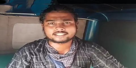 ”கொரோனா விதிமுறை என்ற பெயரில் அபராதம் விதிக்கிறார்கள்”.. வாலிபர் தீக்குளிக்க முயற்சி