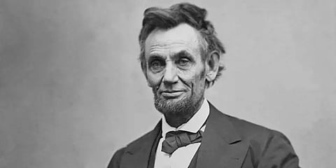 59 லட்ச ரூபாய்க்கு ஏலம் போன ஆபிரகாம் லிங்கனின் தலை முடி