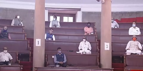 கூடியது மழைக்கால கூட்டத்தொடர் : 17 எம்பிக்களுக்கு கொரோனா