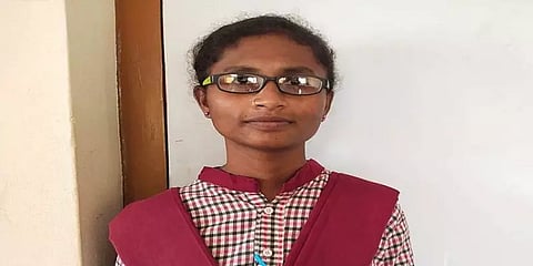 இணைய வசதியில்லை; பயிற்சி வகுப்பு இல்லை - ஜேஇஇ தேர்வில் 89.11% மதிப்பெண் எடுத்த மாணவி