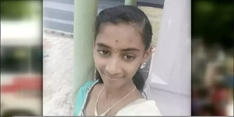 முதல்வரின் கரங்களால் பரிசு பெற்ற மாணவி ஆன்லைன் வகுப்பு புரியாமல் எடுத்த விபரீத முடிவு!