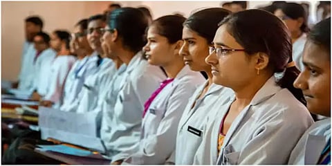 முதுநிலை மருத்துவ கலந்தாய்வை நீட்டிக்கக் கோரிய தமிழக அரசின் மனு தள்ளுபடி