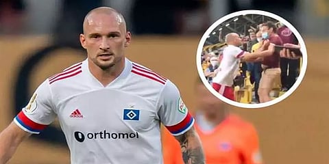 கேலரிக்குள் புகுந்து எதிரணி ரசிகர்களை பந்தாடிய கால்பந்தாட்ட வீரர் !