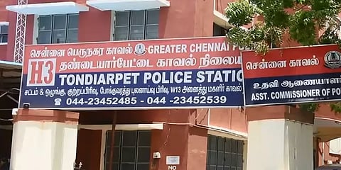 சிறுமிக்கு பாலியல் தொல்லை: தச்சர் கைது