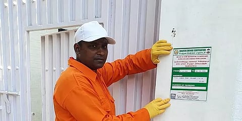 கமல் வீட்டில் நோட்டீஸ் ஒட்டிய ஊழியருக்கு பணி மறுப்பா? சென்னை மாநகராட்சி ஆணையருக்கு சம்மன்