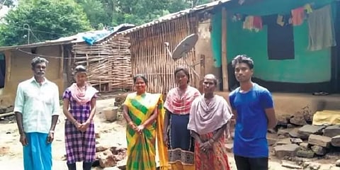 பழங்குடி மாணவர்களுக்கு ஐடிஐ பயிற்சி... இடைநிற்றலை நிறுத்திய அரசுப் பள்ளி ஆசிரியை!