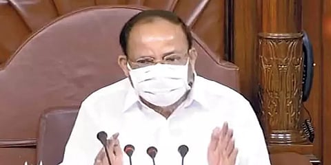 நாடாளுமன்றத்தில் எம்.பிக்கள் முகக்கவசத்தை நீக்கக்கூடாது; வெங்கையா நாயுடு எச்சரிக்கை