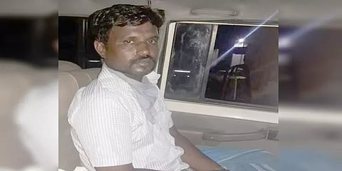 சாவி இல்லாததால் பைக்கை தள்ளிக் கொண்டே சென்ற திருடன் .. சோகத்தில் முடிந்த திருட்டு முயற்சி