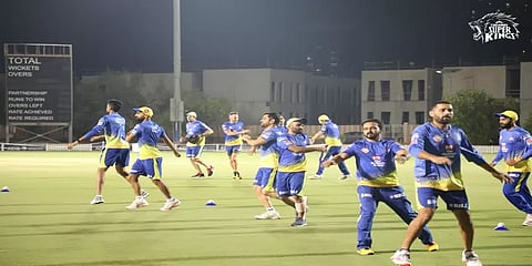 வெற்றி முனைப்பில் சிஎஸ்கேவின் 'DADDY'S ARMY': அணியின் பலம், பலவீனம் என்ன ?