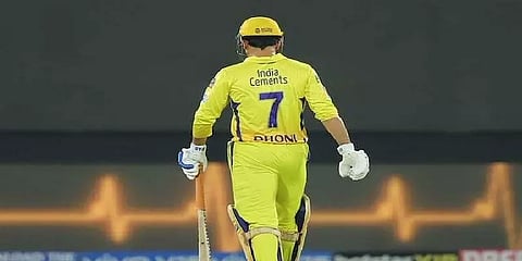 தோனிக்கு வயதானதாக நினைக்காதீர்கள் - எச்சரித்த பதான்..!