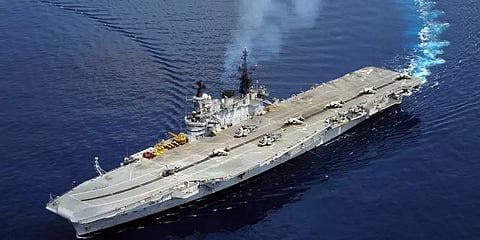 இன்று கடைசி பயணத்தை தொடங்கும் 'ஐ.என்.எஸ். விராட்' கப்பல்!