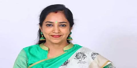 ”மும்மொழிக் கொள்கைதான்”: நாடாளுமன்றத்தில் மத்திய அரசு உறுதி