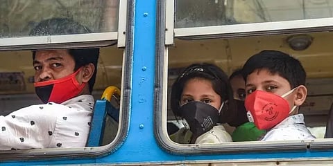 ’’அபராதம் கட்ட காசு இல்ல சார்’’ - மாஸ்க் சோதனையில் அதிகாரிகளிடம் கதறிய பயணிகள்!