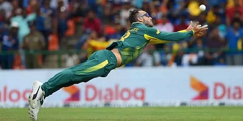 அடுத்தடுத்து அசத்தல் கேட்ச்.. மும்பை இந்தியன்ஸை அதிர வைத்த டுபிளசிஸ்