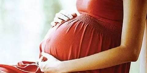 குழந்தை என்ன பாலினம்..?: மனைவியின் வயிற்றை கிழித்த கொடூர கணவன்