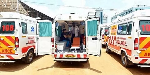 கொரோனா பாசிட்டிவ்... ஆம்புலன்சில் சென்ற பெண் மாயம்... தொடரும் தேடுதல் வேட்டை