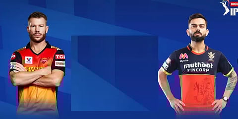 டாஸ் வென்ற ஐதராபாத் : பெங்களூர் முதல் பேட்டிங்