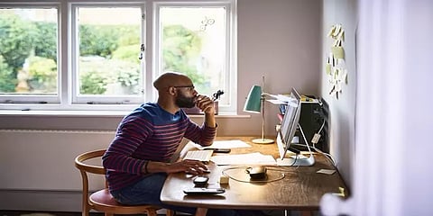 வீட்டில் இருந்துகொண்டே வேலை செய்வதில் என்னா சுகம்... WFH-ஐ இன்னும் விரும்பும் தொழிலாளர்கள்