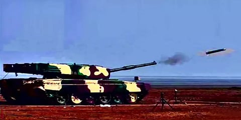 பீரங்கிகளை தகர்க்கும் ஏவுகணை சோதனை வெற்றி !