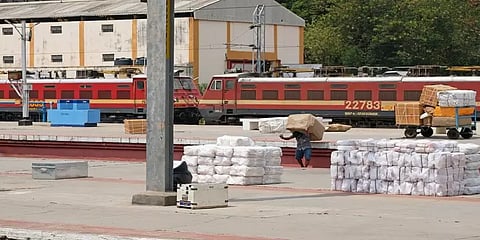 பார்சல் சேவையிலும் இனி முன்பதிவு: ரயில்வே