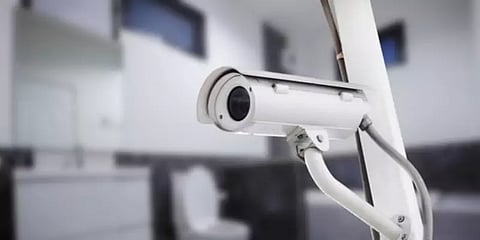 ஆசிரியர்கள் கழிப்பறையில் கேமிரா.. சம்பளத்தை சமாளிக்க பள்ளி நிர்வாகம் கேவலமான செயல்!