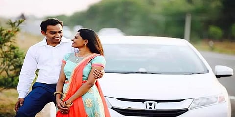 230 சவரன் நகை கொடுத்தும் வரதட்சணை கொடுமை?: இளம்பெண் மரணத்தில் தொடரும் மர்மம்